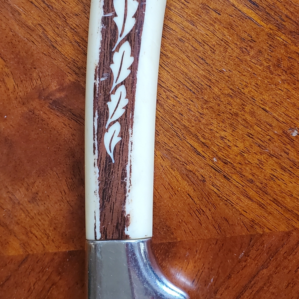 VTG Regent Sheffield England Warwick Cream Handle Bread Knife Leaves 1970s
